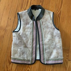 3/$15 Endless Rose Vest Faux Leather Trim-S/M